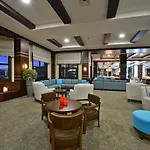 Karinna Convention Center & Luxury - Full Board 호텔